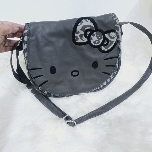 Hello Kitti gray and black crossbody bag medium - Picture 12 of 17